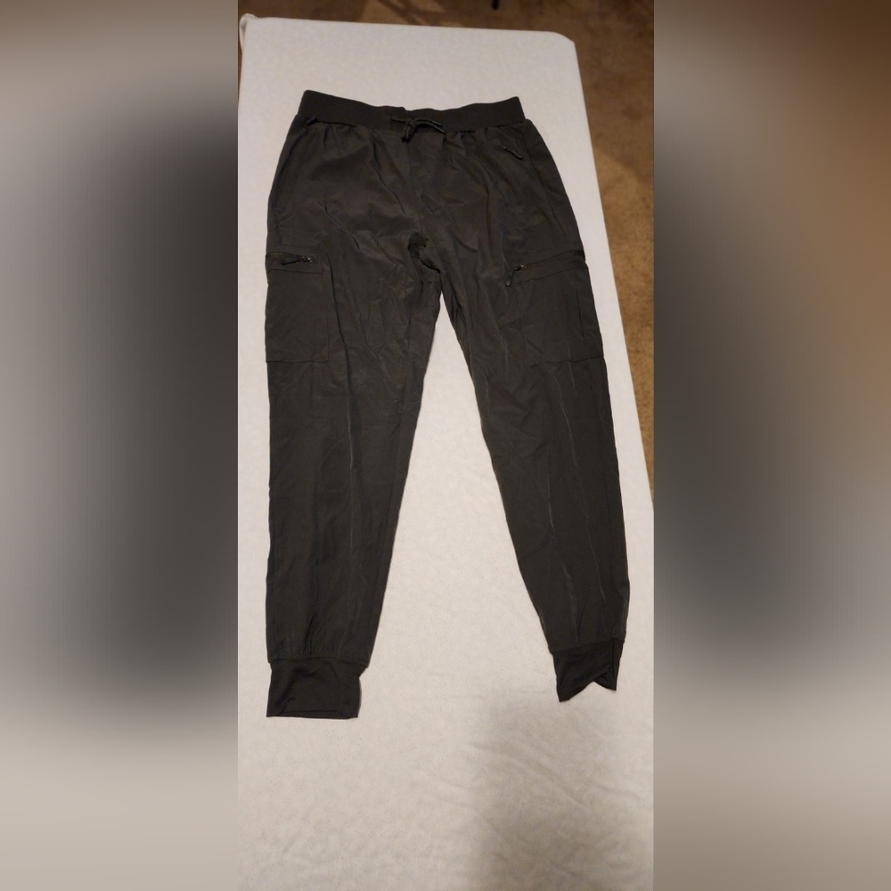 W1 - Poliva Lightweight Joggers Large